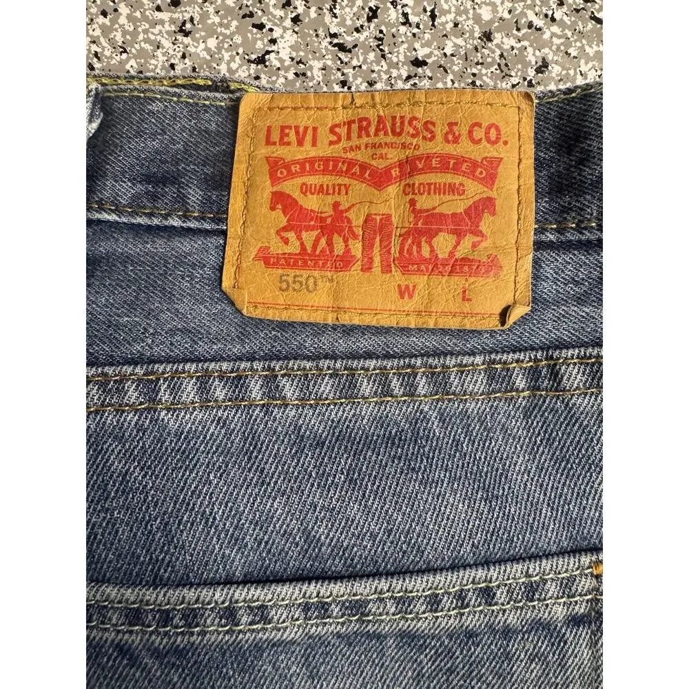 Levi's 550 Jeans Men's 46X32 Blue Straight Leg Relaxed Fit Denim Medium Wash